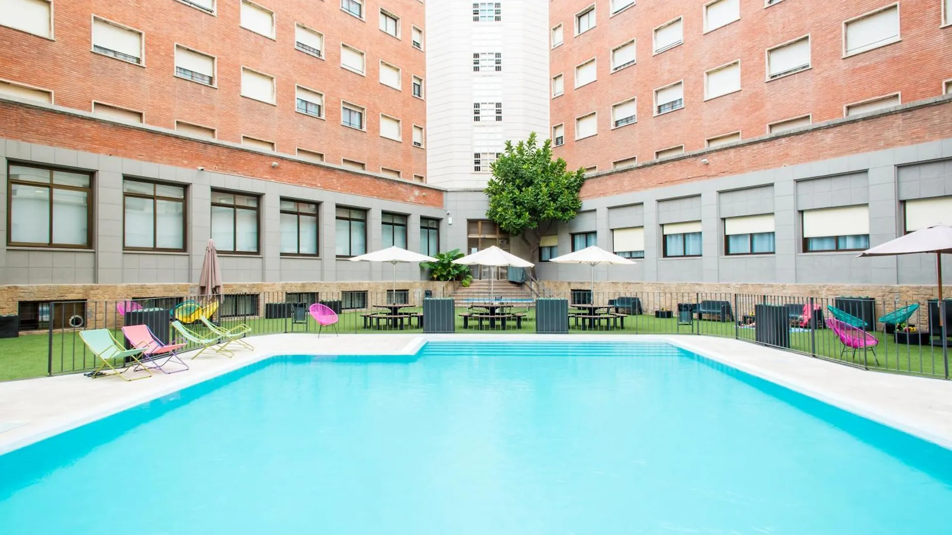 Residencia Universitaria Resa Barcelona Diagonal contacts